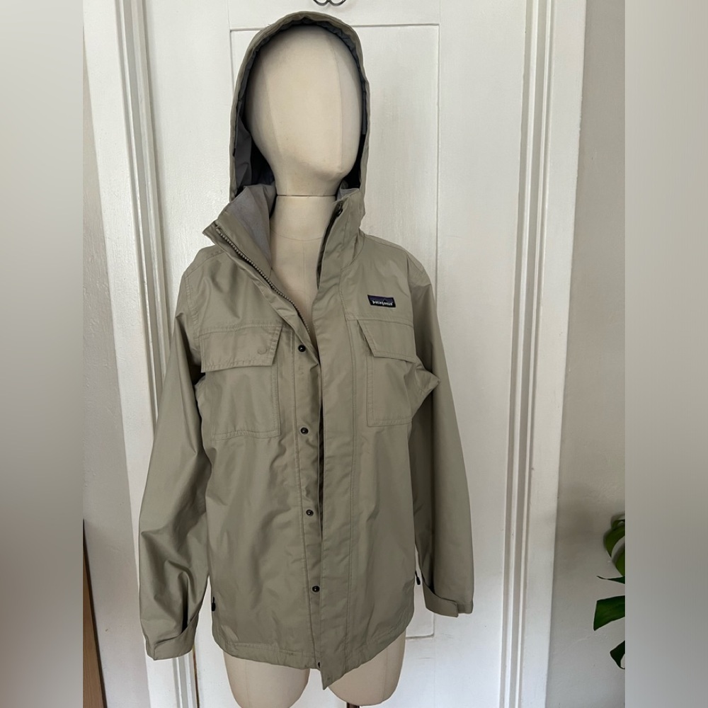 Mens Patagonia Thundercloud waterprooff jacket. Size XS.